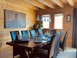 Posezení v ubytování Le Paret chambres d'hôtes de charme & spa