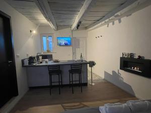 Kuchyňa alebo kuchynka v ubytovaní CASA ENEA TERRACINA - Relax Sauna Apartment
