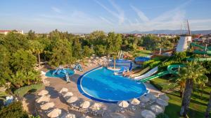 Bazén v ubytování Starlight Resort Hotel nebo v jeho okolí + 37 fotografií