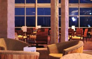 The lounge or bar area at Hotel Dreams del Estrecho