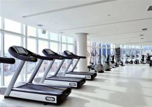 Gimnasio o instalaciones de fitness de Hotel Dreams del Estrecho