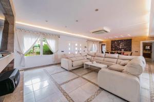 Posezení v ubytování Villa Silvasol by Villa Plus