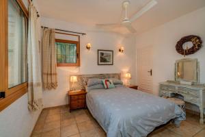 Posteľ alebo postele v izbe v ubytovaní Villa Lydias Walk by Villa Plus