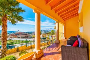 Balkón alebo terasa v ubytovaní Villa Magdalena Blanca by Villa Plus