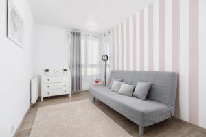 Fotografia z galérie ubytovania Avia Apartment Three Bedroom Two Balcony AC & Parking by Noclegi Renters v Krakove