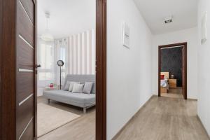 Fotografia z galérie ubytovania Avia Apartment Three Bedroom Two Balcony AC & Parking by Noclegi Renters v Krakove