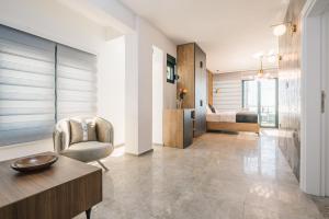 Postel nebo postele na pokoji v ubytování Barjaktar - Luxury Suites & SPA