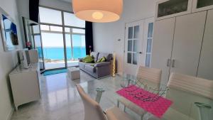 Część wypoczynkowa w obiekcie Slyline 40 Lujoso apartamento de 1 dormitorio - Muy soleado