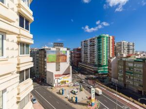 Výhľad na mesto Las Palmas de Gran Canaria alebo výhľad na mesto priamo z apartmánu