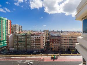 Výhľad na mesto Las Palmas de Gran Canaria alebo výhľad na mesto priamo z apartmánu