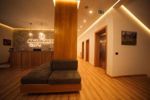 Зона вітальні в Hotel Kulla e Bajraktarit