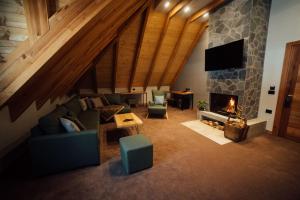 Sjónvarps- og/eða afþreyingartæki á Hotel Kulla e Bajraktarit