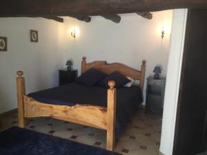 Кровать или кровати в номере Château de Laumière