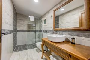 Ванная комната в Navalia Hotel