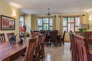 Posezení v ubytování Villa Arumeru + 29 fotografií