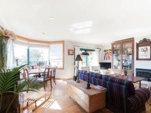 Χώρος καθιστικού στο Cozy holiday home with pool in St Pere Pescador