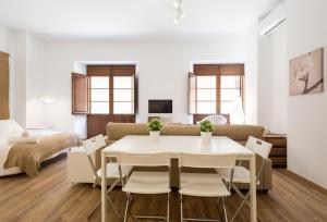 Telewizja i/lub zestaw kina domowego w obiekcie Santiago Premium loft I