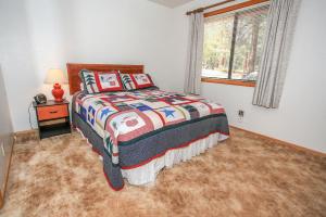 Gallery image of R & R Retreat - 1767 by Big Bear Vacations in Sugarloaf