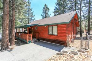 Gallery image of R & R Retreat - 1767 by Big Bear Vacations in Sugarloaf