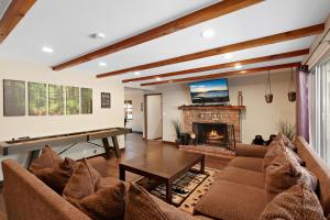 Et opholdsområde på Mountain Fun-1729 by Big Bear Vacations