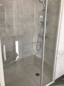 Ένα μπάνιο στο APPARTEMENT NEUF ET BIEN SITUE AVEC UN CLASSEMENT