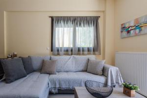 A seating area at Armonia Studios Avia 2