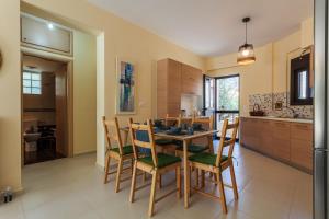 A kitchen or kitchenette at Armonia Studios Avia 2
