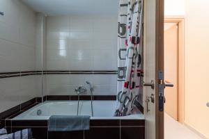 A bathroom at Armonia Studios Avia 2 Még 37 kép