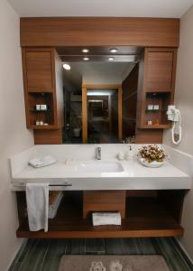 Bilik mandi di Elit Asya Hotel