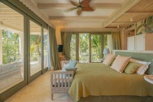 Galería fotográfica de One-of-a-kind villa with open spaces and amazing views in luxury beach resort en Punta Cana