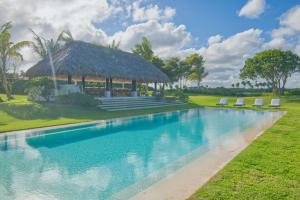 Galeriebild der Unterkunft Unique golf front villa with modern design in exclusive beach resort in Punta Cana