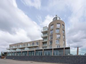 Imagen de la galería de Sea view apartment in Scherpenisse with terrace, en Scherpenisse