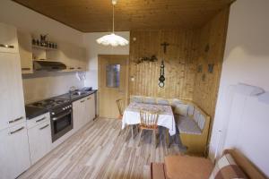 Köök või kööginurk majutusasutuses Wunderhof
