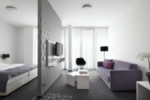 TV a/nebo společenská místnost v ubytování Hotel Otterbach