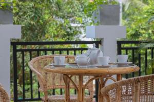 Un balcón o terraza en L&D Stay Inn