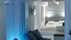 Posteľ alebo postele v izbe v ubytovaní Apartament White R parking w cenie!!!