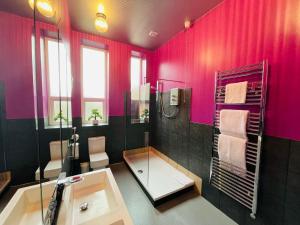 PHOENIX Boutique Apartments tesisinde bir banyo