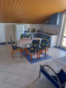 Kuchyň nebo kuchyňský kout v ubytování Apartmani Branka