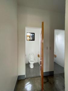 Vonios kambarys apgyvendinimo įstaigoje MOMO Hostel