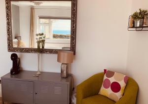 Χώρος καθιστικού στο Follies Suites Ballyvoile