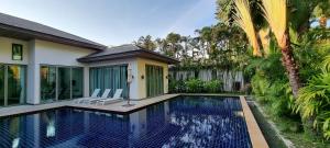 Galeriebild der Unterkunft Beautiful villa walking distance from Bangtao Beach in Strand Bang Tao