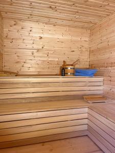 Φωτογραφία από το άλμπουμ του SunStar σε Rewal