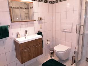 Koupelna v ubytování Wohnung am Stadtrand von Eisenach + 6 fotografií
