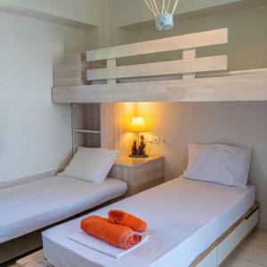 Двуетажно легло или двуетажни легла в стая в Alemar Estates Ouranoupolis
