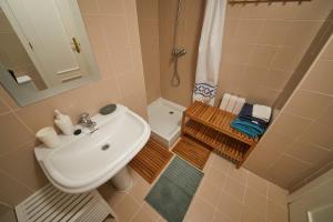 Un baño de Apartamento Las Rozas Village