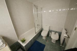 Un baño de Apartamento Las Rozas Village