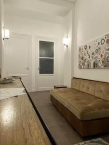 A seating area at Il gallo di Eracle - Charming suites & rooms
