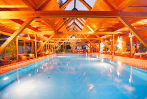 The swimming pool at or close to Hotel Hollweger