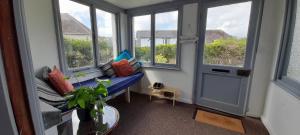 Gallery image of Perranporth Bungalow 2mins Walk to Beach! in Perranporth
