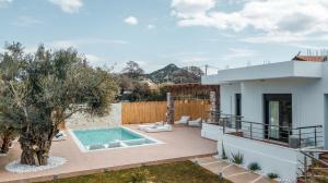 Bazén v ubytovaní Le Ialyse Luxury Villa alebo v jeho blízkosti